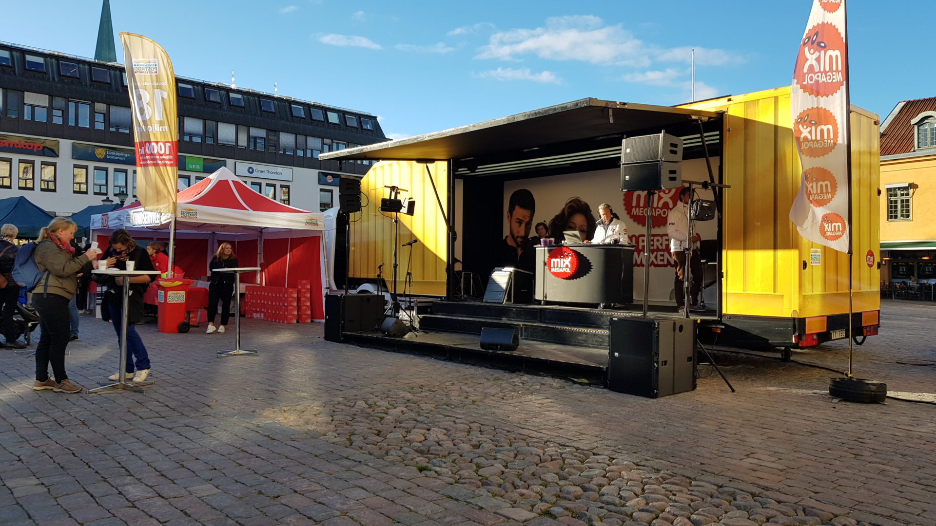 Mix Megapol sänder live från en av BXPs mobila plattformar BXP